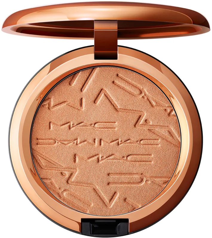 MAC SKINFINISH SUNSTRUCK ברונזר בגימור מאט למראה שזוף - RADIANT MEDIUM GOLDEN